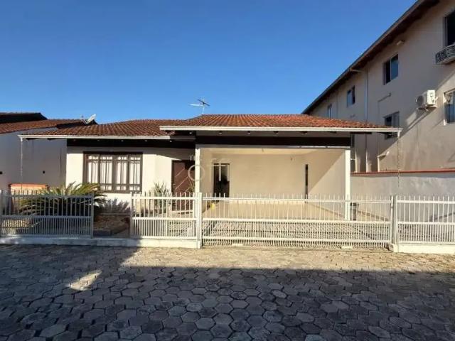 Casa / Sobrado em Condomínio para Venda em Joinville/SC Saguaçu 4 Quartos