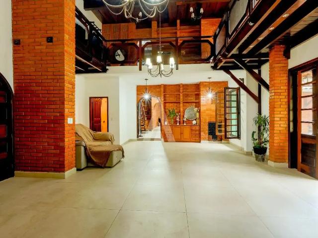 Casa / Sobrado em Condomínio para Venda em Joinville/SC Saguaçu 5 Quartos