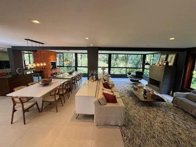 Casa / Sobrado em Condomínio para Venda em Joinville/SC Saguaçu 5 Quartos