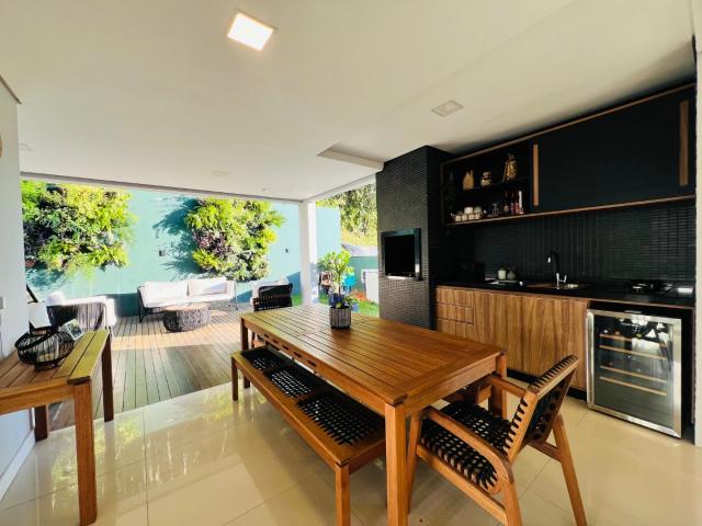 Casa / Sobrado em Condomínio para Venda em Joinville/SC Vila Nova 3 Quartos