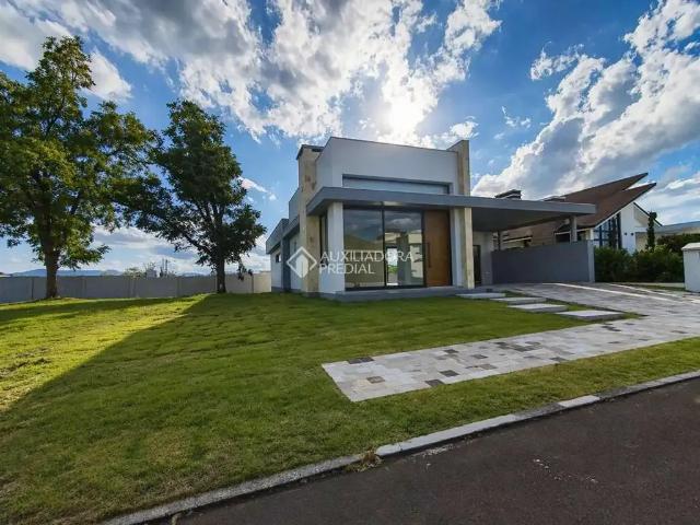 Casa / Sobrado em Condomínio para Venda em Lajeado/RS Moinhos 3 Quartos