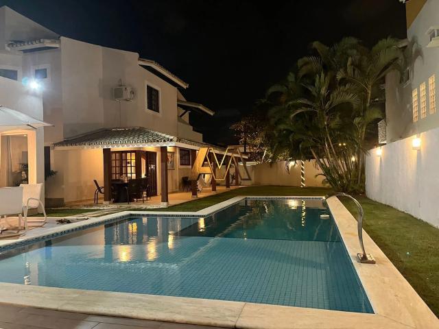 Casa / Sobrado em Condomínio para Venda em Lauro de Freitas/BA Vilas do Atlantico 4 Quartos