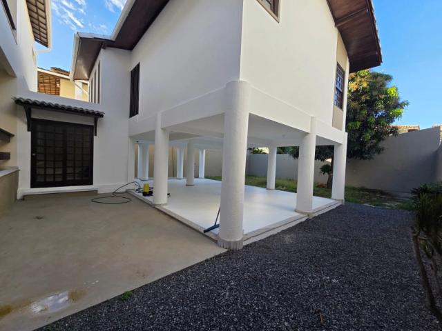Casa / Sobrado em Condomínio para Venda em Lauro de Freitas/BA Vilas do Atlantico 4 Quartos