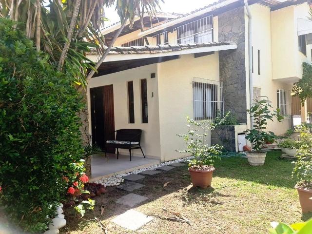 Casa / Sobrado em Condomínio para Venda em Lauro de Freitas/BA Vilas do Atlantico 4 Quartos