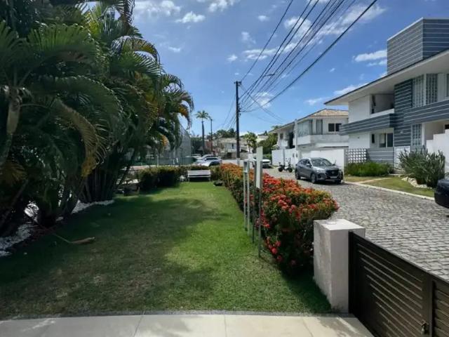 Casa / Sobrado em Condomínio para Venda em Lauro de Freitas/BA Vilas do Atlantico 5 Quartos
