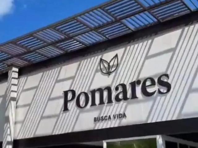 Casa / Sobrado em Condomínio para Venda em Lauro de Freitas/BA Abrantes 6 Quartos