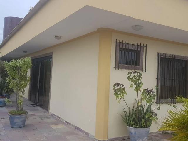 Casa / Sobrado em Condomínio para Venda em Lauro de Freitas/BA Atlântico Norte 4 Quartos
