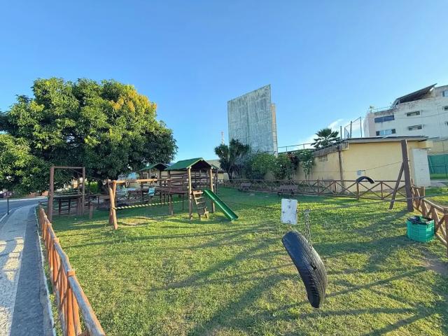 Casa / Sobrado em Condomínio para Venda em Lauro de Freitas/BA Atlântico Norte 5 Quartos
