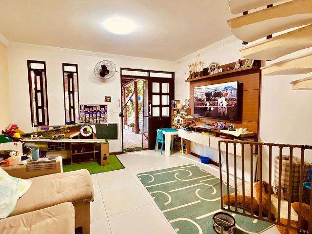 Casa / Sobrado em Condomínio para Venda em Lauro de Freitas/BA Buraquinho 2 Quartos