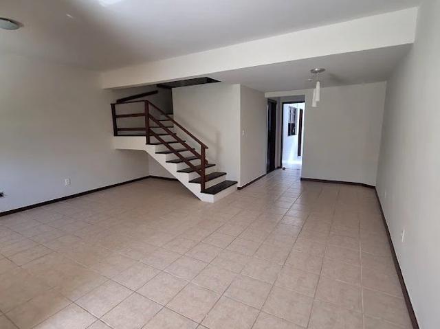 Casa / Sobrado em Condomínio para Venda em Lauro de Freitas/BA Buraquinho 3 Quartos