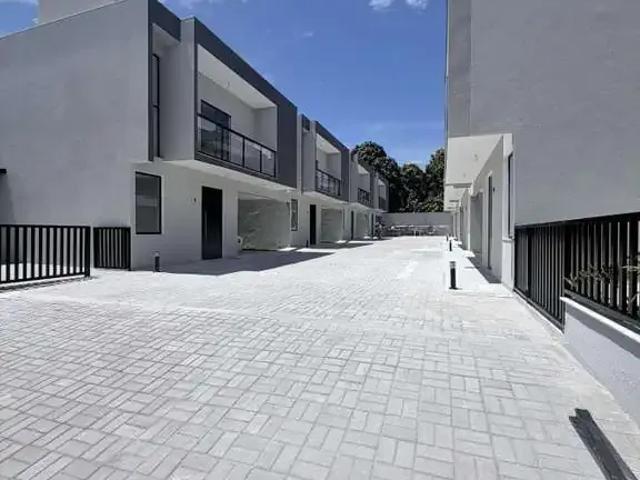 Casa / Sobrado em Condomínio para Venda em Lauro de Freitas/BA Buraquinho 3 Quartos