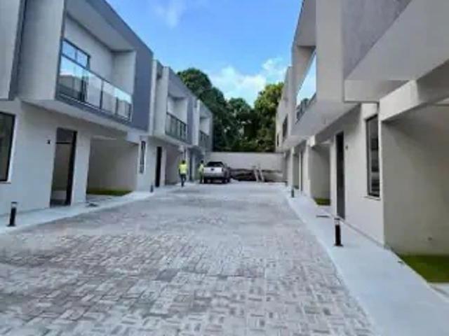 Casa / Sobrado em Condomínio para Venda em Lauro de Freitas/BA Buraquinho 3 Quartos