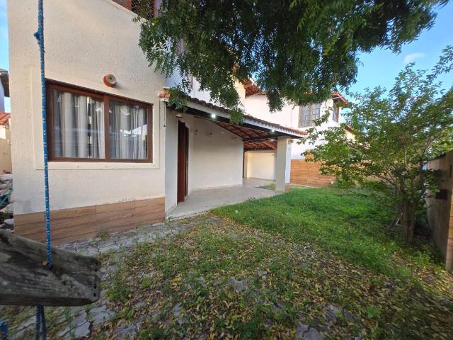 Casa / Sobrado em Condomínio para Venda em Lauro de Freitas/BA Buraquinho 4 Quartos
