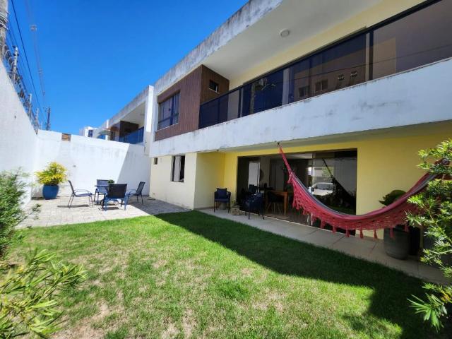 Casa / Sobrado em Condomínio para Venda em Lauro de Freitas/BA Buraquinho 4 Quartos