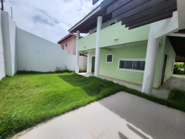 Casa / Sobrado em Condomínio para Venda em Lauro de Freitas/BA Buraquinho 4 Quartos