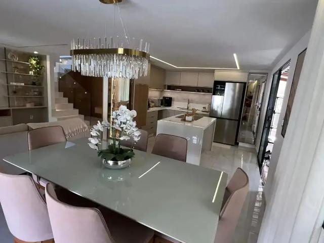 Casa / Sobrado em Condomínio para Venda em Lauro de Freitas/BA Buraquinho 4 Quartos