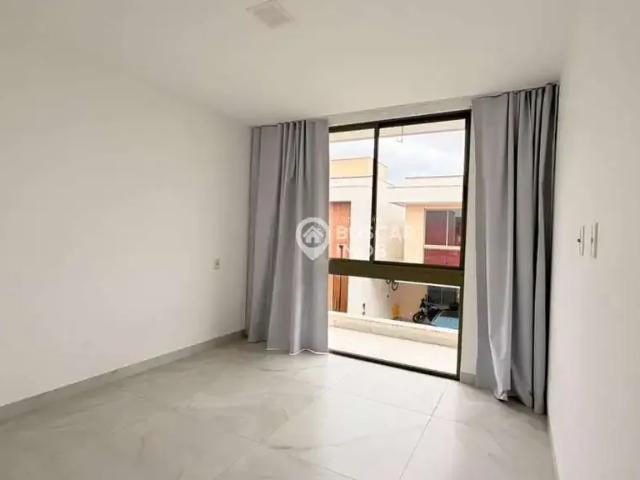 Casa / Sobrado em Condomínio para Venda em Lauro de Freitas/BA Buraquinho 4 Quartos