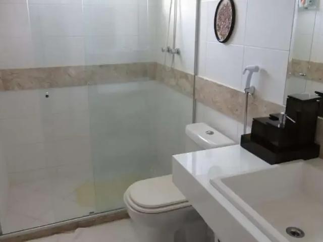 Casa / Sobrado em Condomínio para Venda em Lauro de Freitas/BA Buraquinho 5 Quartos