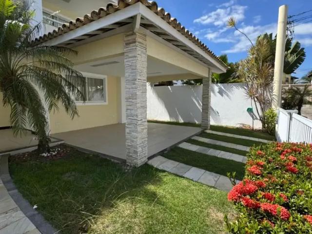 Casa / Sobrado em Condomínio para Venda em Lauro de Freitas/BA Buraquinho 5 Quartos
