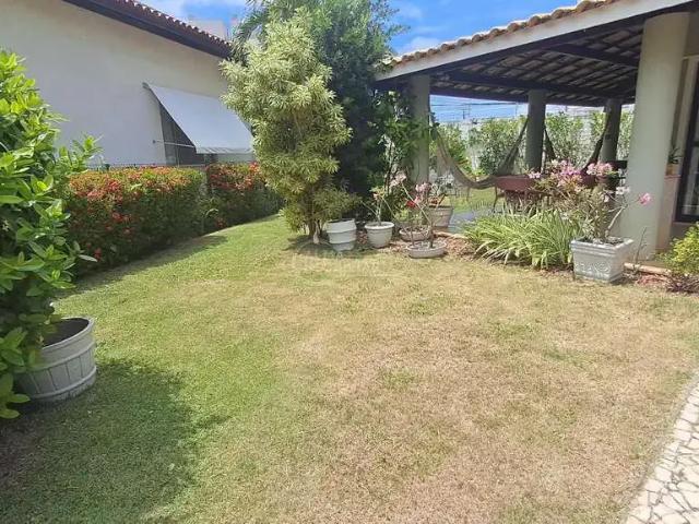 Casa / Sobrado em Condomínio para Venda em Lauro de Freitas/BA Buraquinho 5 Quartos