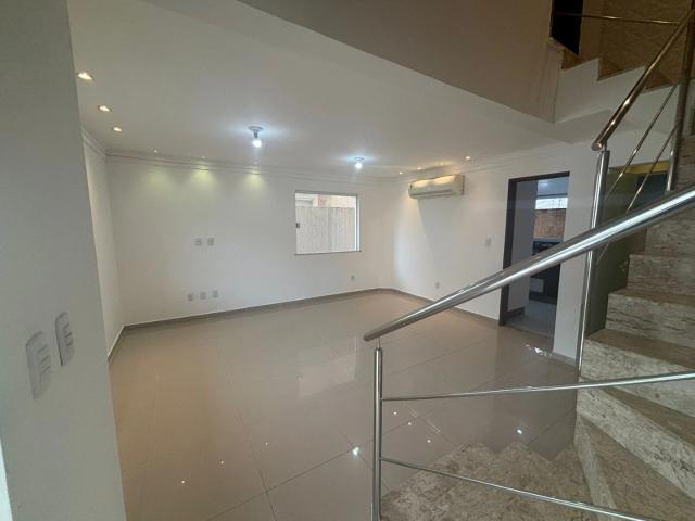 Casa / Sobrado em Condomínio para Venda em Lauro de Freitas/BA Centro 3 Quartos