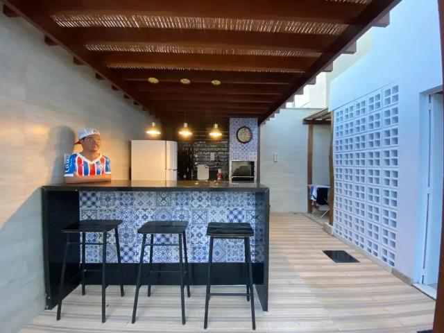 Casa / Sobrado em Condomínio para Venda em Lauro de Freitas/BA Centro 4 Quartos