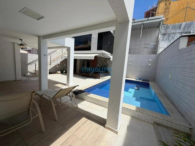 Casa / Sobrado em Condomínio para Venda em Lauro de Freitas/BA Centro 4 Quartos