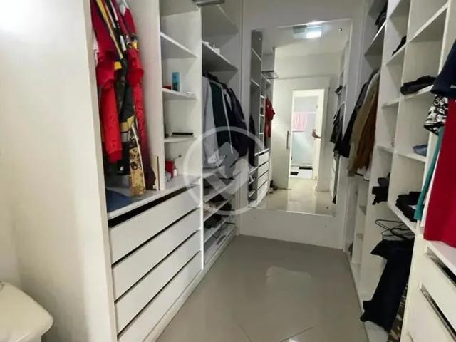 Casa / Sobrado em Condomínio para Venda em Lauro de Freitas/BA Centro 5 Quartos