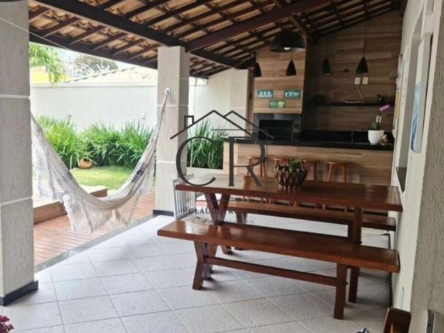 Casa / Sobrado em Condomínio para Venda em Lauro de Freitas/BA Centro 5 Quartos