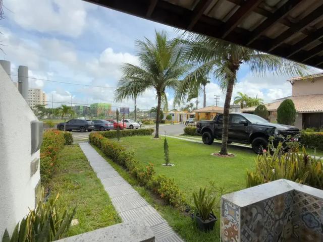 Casa / Sobrado em Condomínio para Venda em Lauro de Freitas/BA Centro 5 Quartos