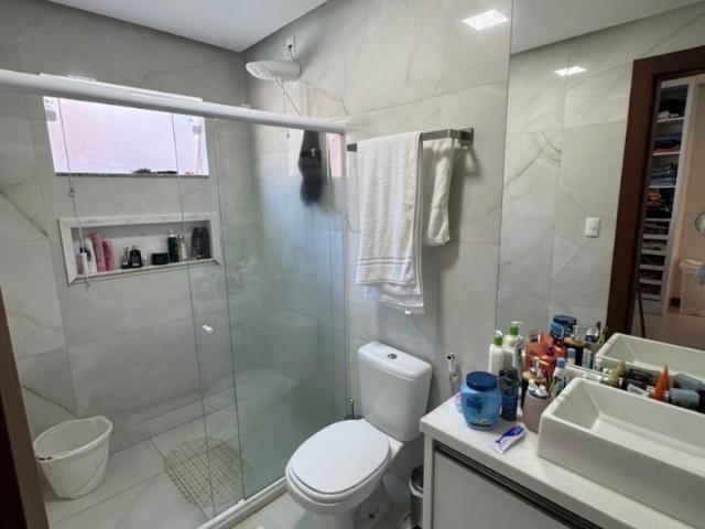 Casa / Sobrado em Condomínio para Venda em Lauro de Freitas/BA Centro 6 Quartos