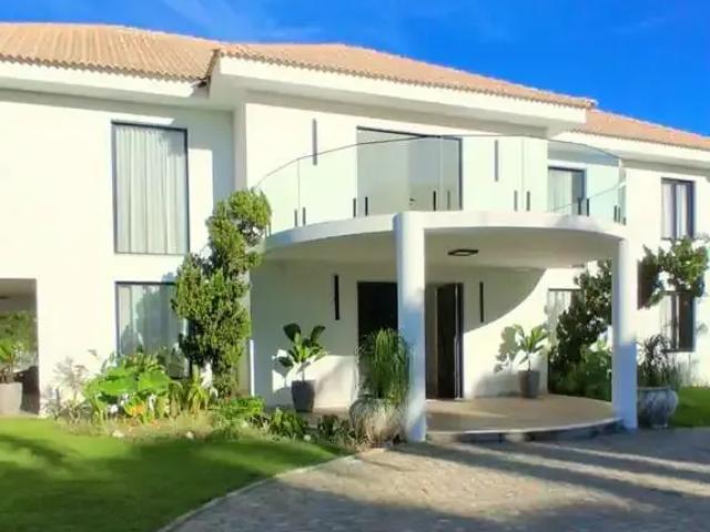 Casa / Sobrado em Condomínio para Venda em Lauro de Freitas/BA Estrada do Coco 6 Quartos
