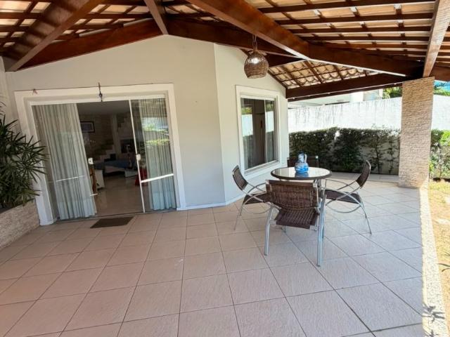 Casa / Sobrado em Condomínio para Venda em Lauro de Freitas/BA Parque Jockey Clube 4 Quartos