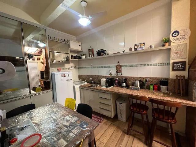 Casa / Sobrado em Condomínio para Venda em Lauro de Freitas/BA Pitangueiras 4 Quartos