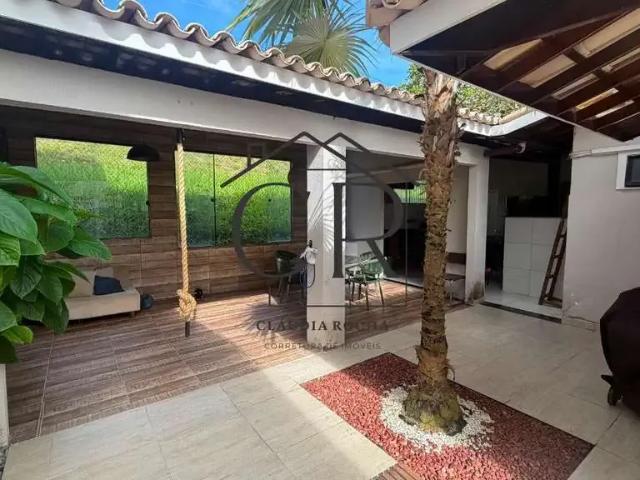 Casa / Sobrado em Condomínio para Venda em Lauro de Freitas/BA Pitangueiras 4 Quartos