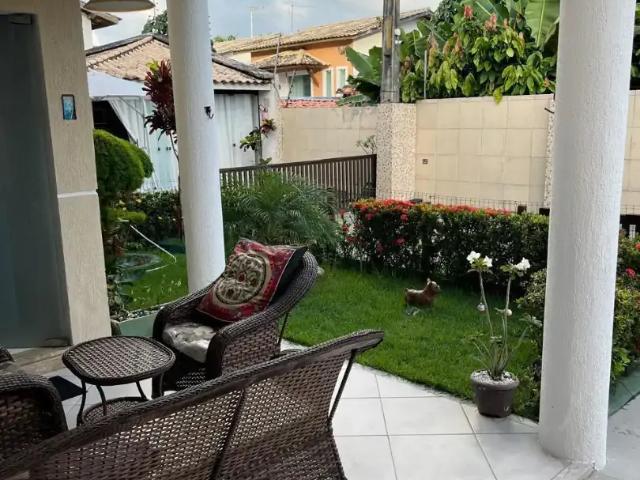 Casa / Sobrado em Condomínio para Venda em Lauro de Freitas/BA Pitangueiras 4 Quartos