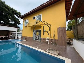 Casa / Sobrado em Condomínio para Venda em Lauro de Freitas/BA Pitangueiras 4 Quartos