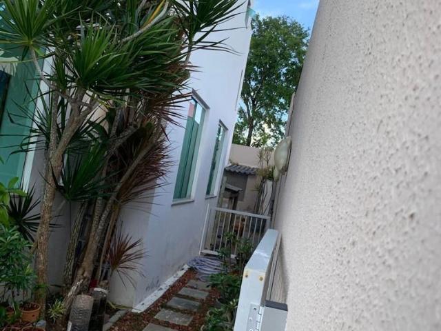 Casa / Sobrado em Condomínio para Venda em Lauro de Freitas/BA Portão 3 Quartos