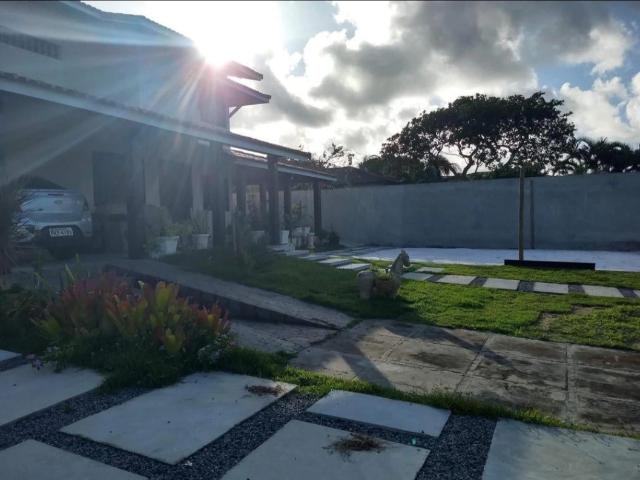 Casa / Sobrado em Condomínio para Venda em Lauro de Freitas/BA Portão 4 Quartos