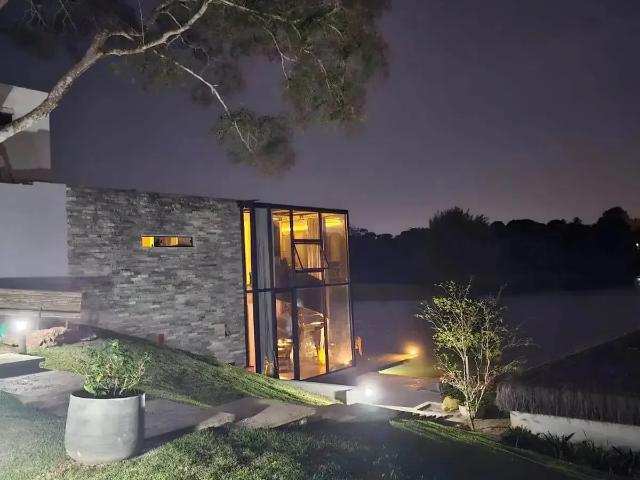 Casa / Sobrado em Condomínio para Venda em Lauro de Freitas/BA Portão 4 Quartos