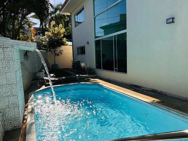 Casa / Sobrado em Condomínio para Venda em Lauro de Freitas/BA Portão 5 Quartos