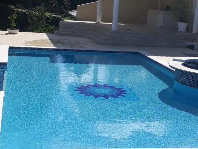 Casa / Sobrado em Condomínio para Venda em Lauro de Freitas/BA Portão 5 Quartos