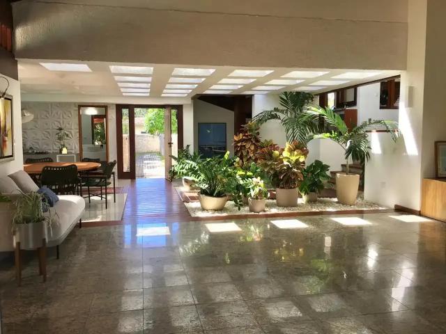 Casa / Sobrado em Condomínio para Venda em Lauro de Freitas/BA Portão 5 Quartos