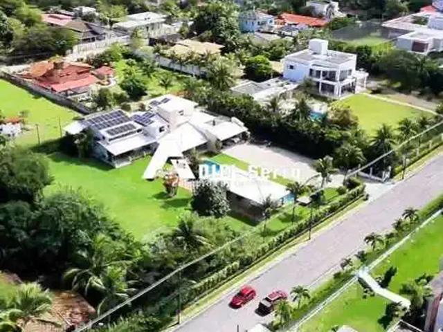 Casa / Sobrado em Condomínio para Venda em Lauro de Freitas/BA Portão 6 Quartos