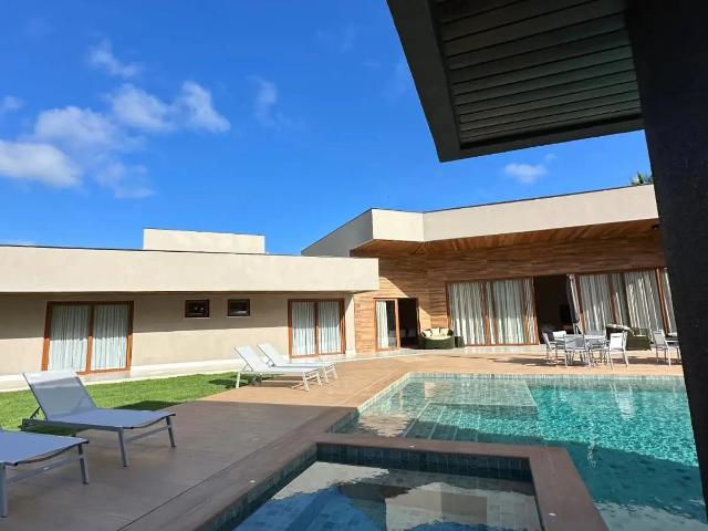 Casa / Sobrado em Condomínio para Venda em Lauro de Freitas/BA Portão 6 Quartos