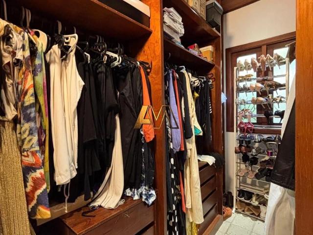 Casa / Sobrado em Condomínio para Venda em Lauro de Freitas/BA Portão 6 Quartos