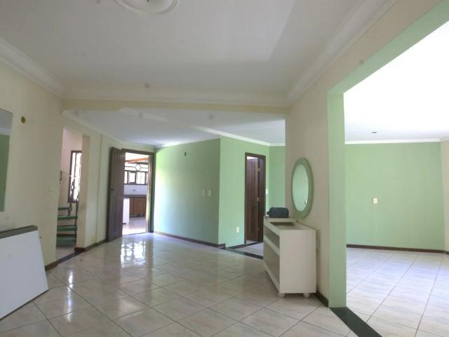 Casa / Sobrado em Condomínio para Venda em Lauro de Freitas/BA Portão 6 Quartos