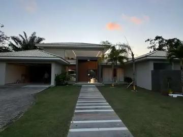 Casa / Sobrado em Condomínio para Venda em Lauro de Freitas/BA Portão 6 Quartos