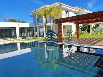 Casa / Sobrado em Condomínio para Venda em Lauro de Freitas/BA Portão 6 Quartos