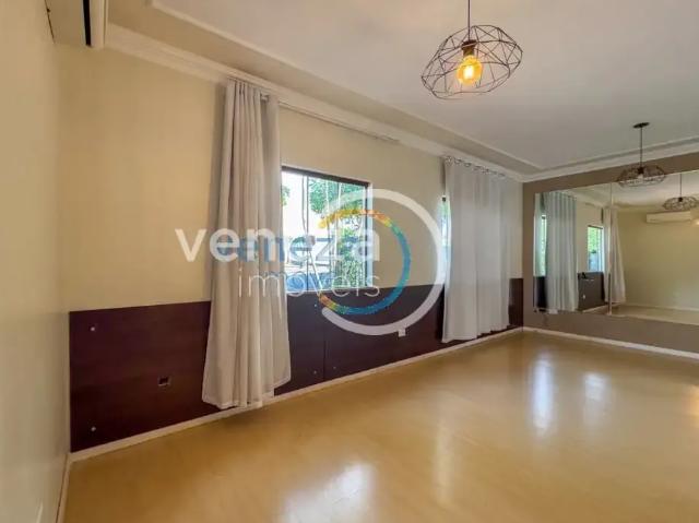 Casa / Sobrado em Condomínio para Venda em Londrina/PR Aragarça 3 Quartos